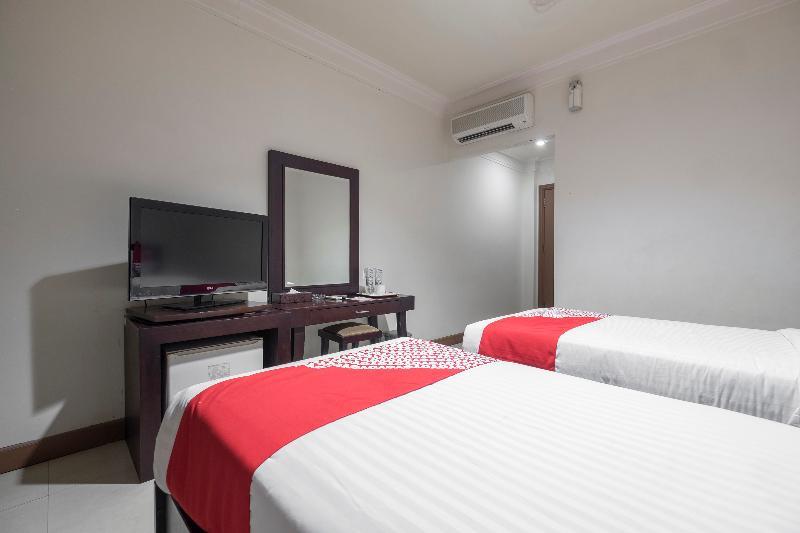 Oyo 1114 Hotel Denpasar Macasar Exterior foto
